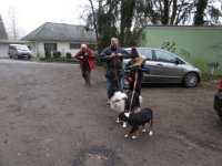 Nach Anfahrt in einem Auto, beginnt die Wanderung in Ittenbach.